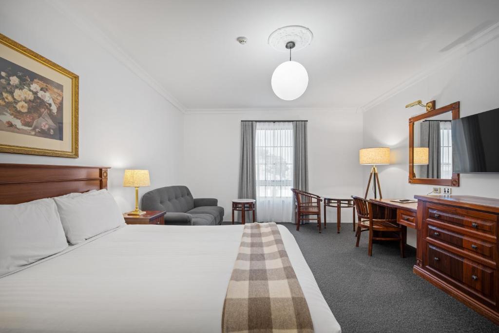 The Lawson Riverside Suites - Housity
