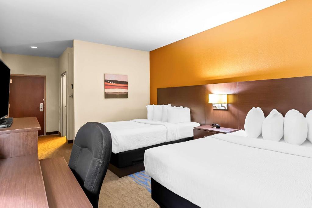 Best Western St. Louis Airport North Hotel & Suites photo