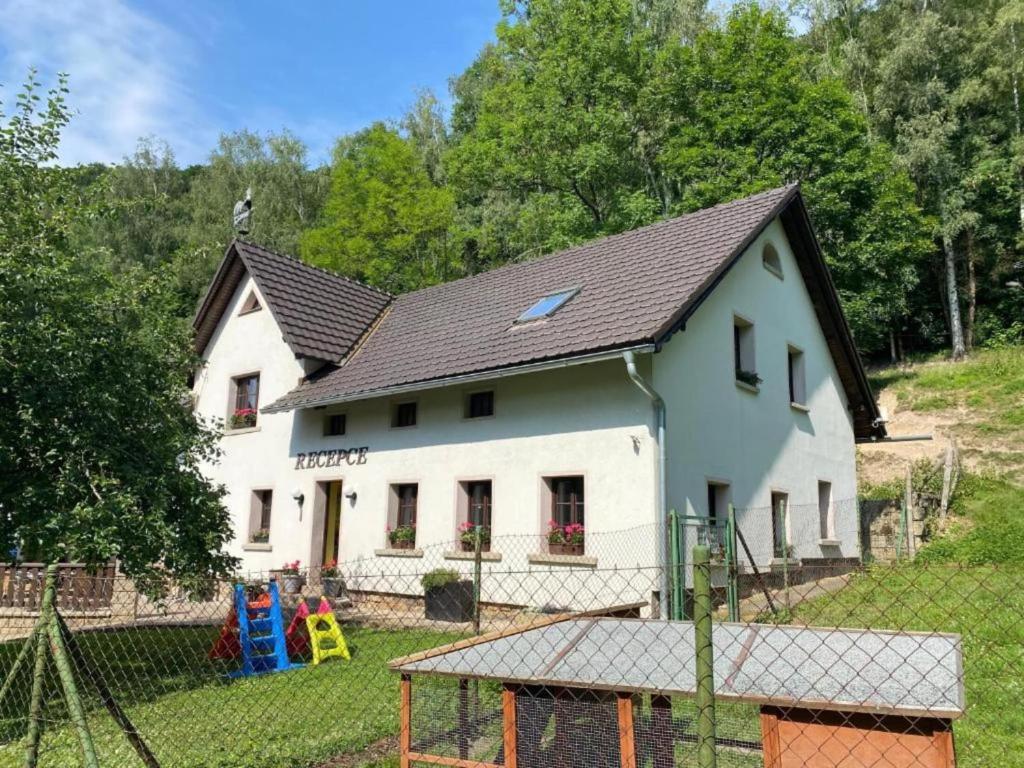 Budova, v ktorej sa dovolenkový dom nachádza