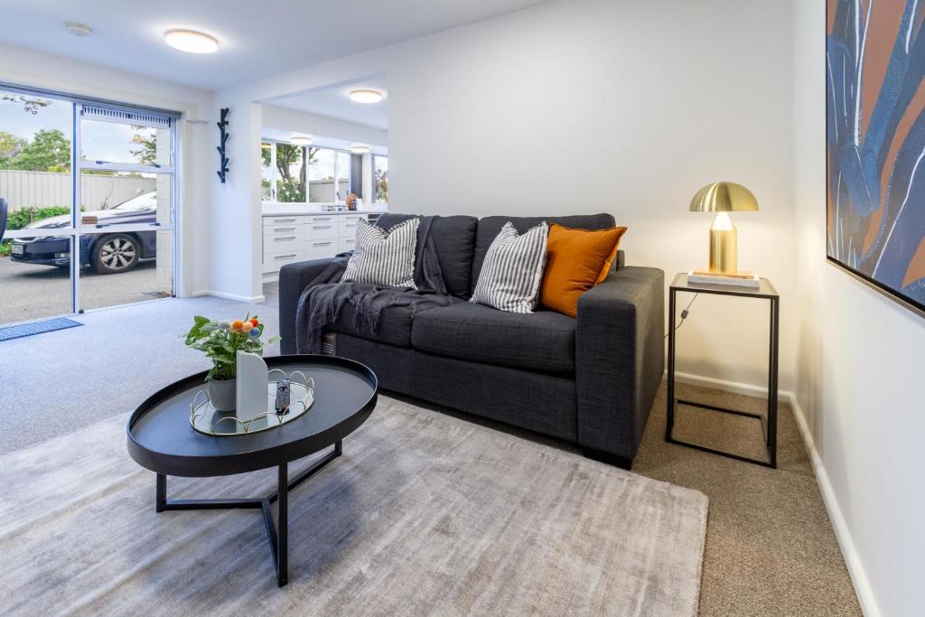 Perfect 1-Bedroom Retreat Near the Airport - Resim 9