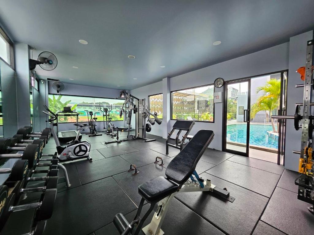 Fitness centrum a/nebo fitness zařízení v ubytování Little Loft Hotel