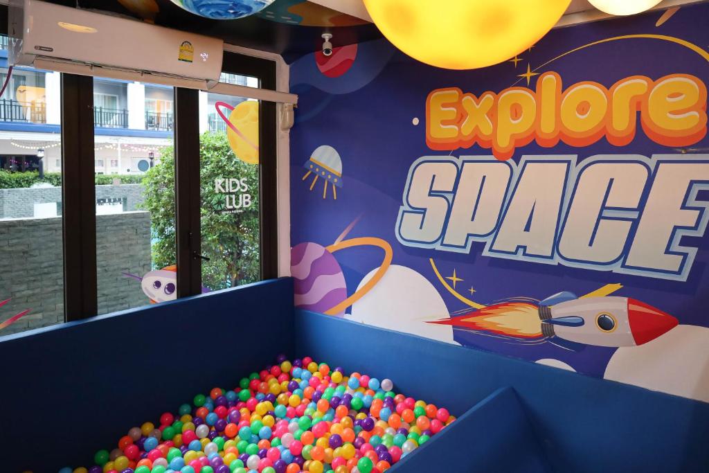 Amata Patong - Resim 9