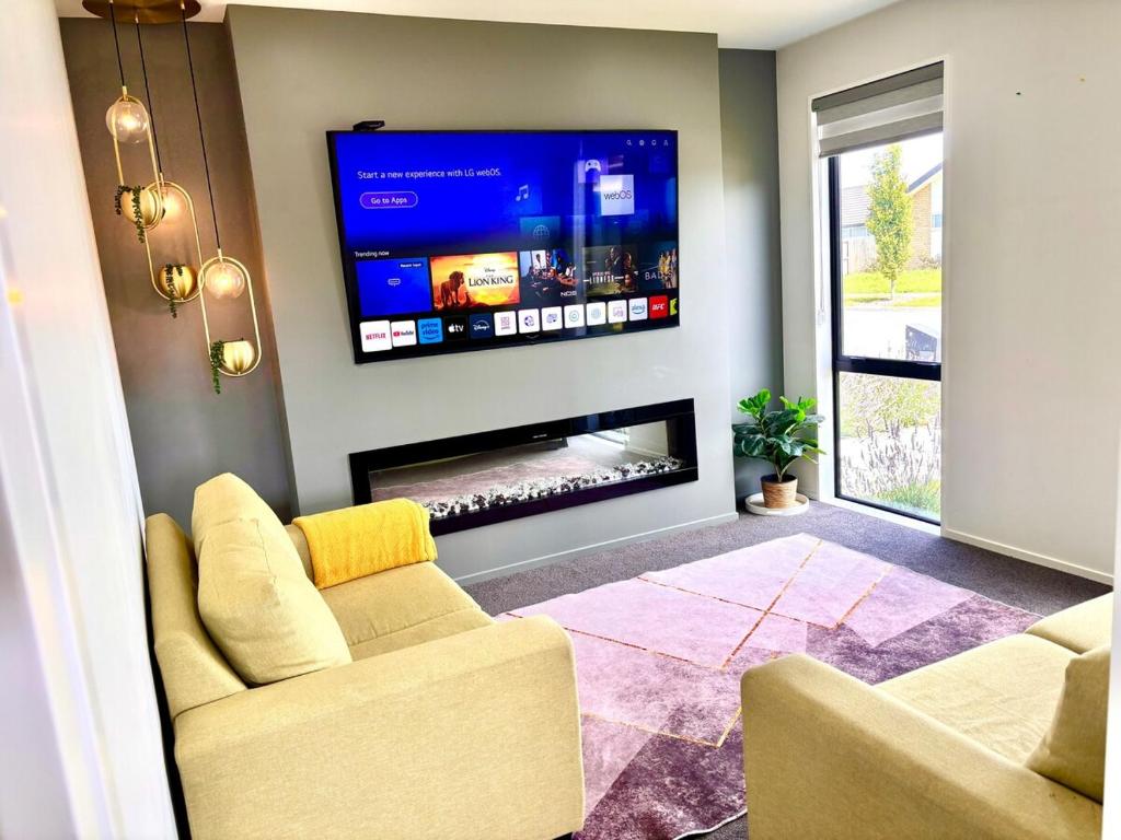 Gallery image of Modern three bedroom house in Christchurch