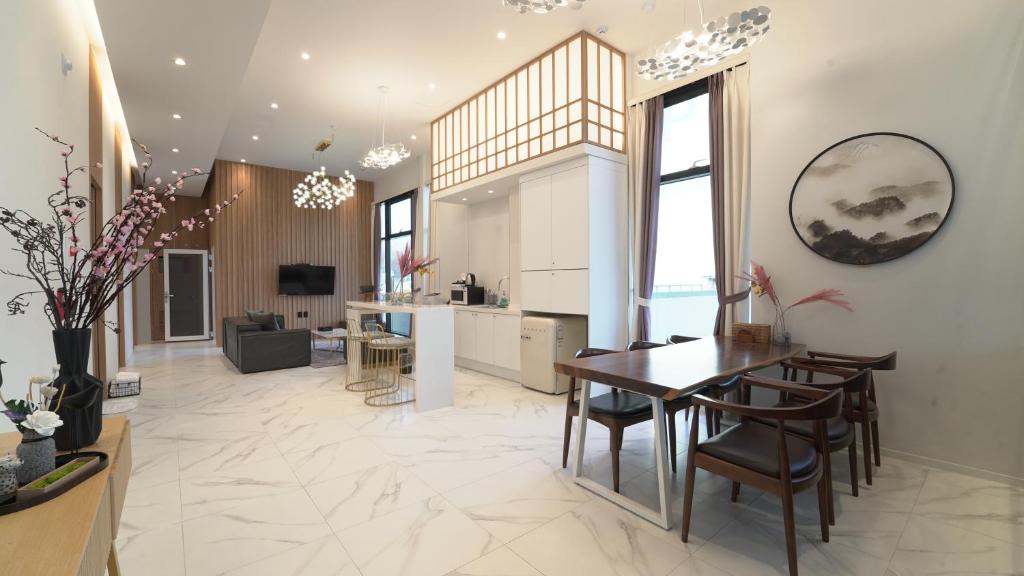 Kuchyň nebo kuchyňský kout v ubytování Almond Kids Poolvilla Nampo