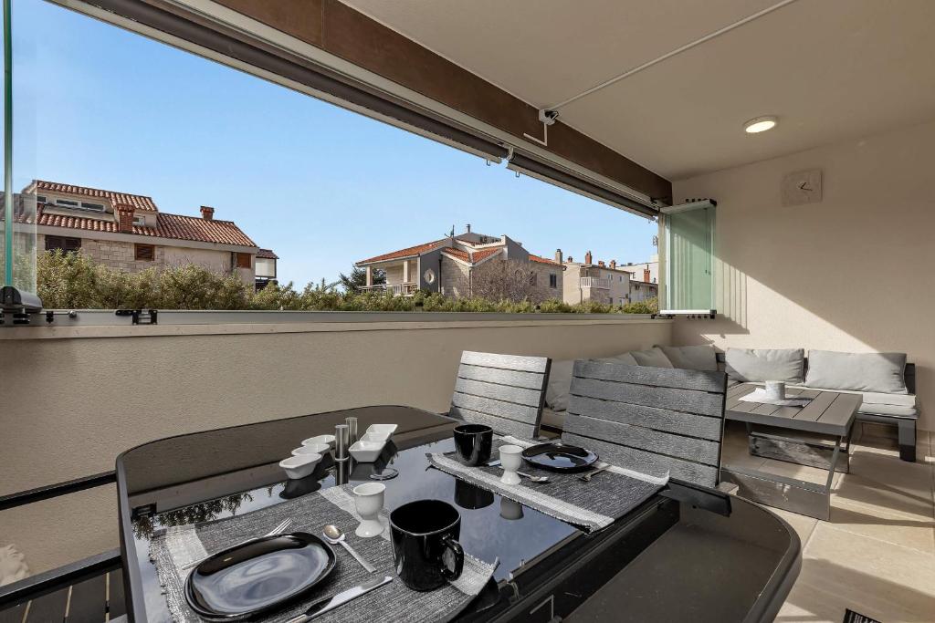 toDalmatia Seafront Apartment