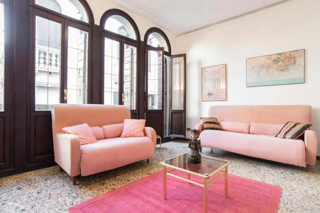 Lustraferi Apartment, Venice, Italy