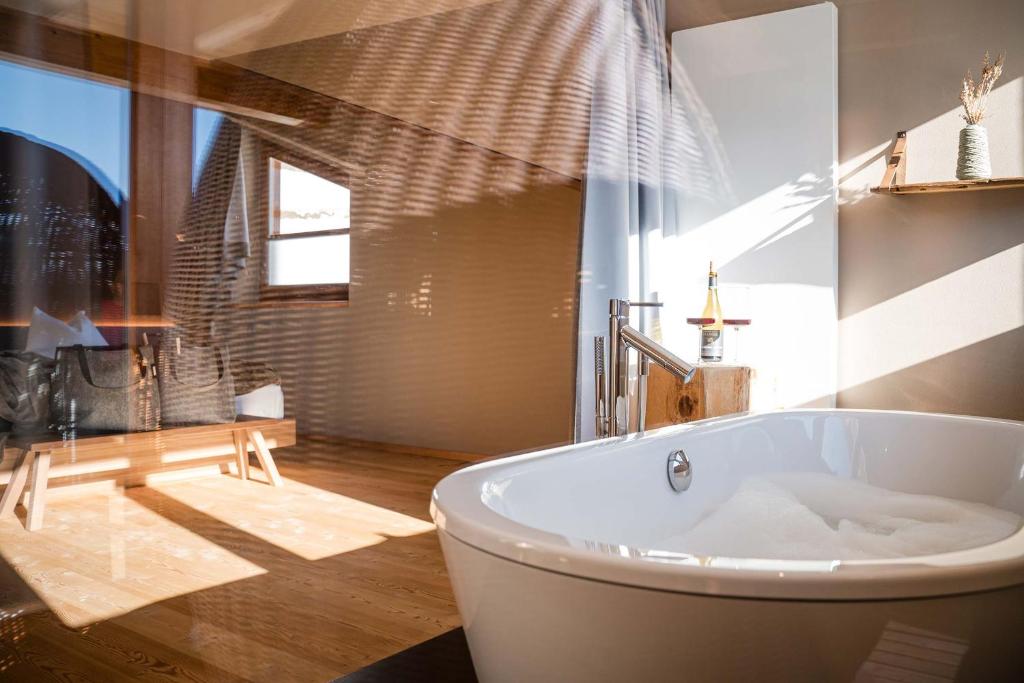 Koupelna v ubytování Farmhotel Moosmair