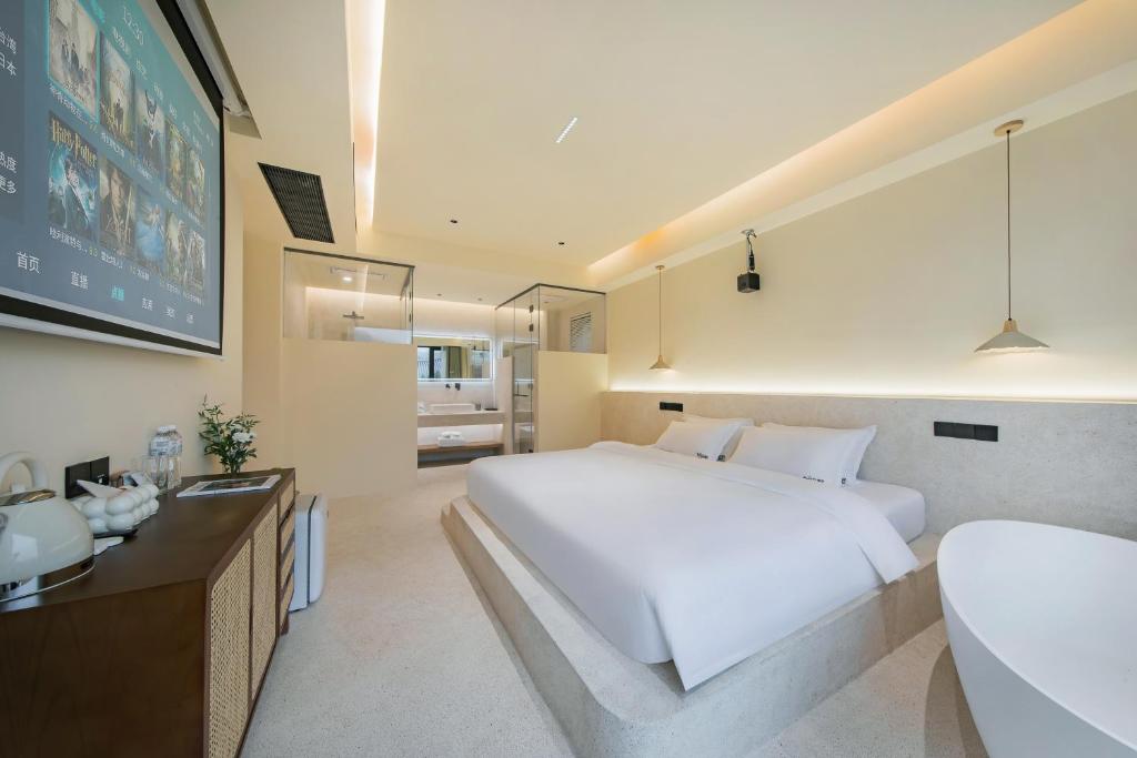 BaishuiwanRomantic July in the Wild Sky Garden Private Bath Starry Sky Swimming Pool Wild Luxury Viewing B&B的相册照片