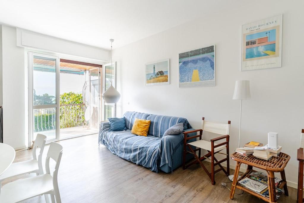 Posedenie v ubytovaní Sea view apartment with private garden