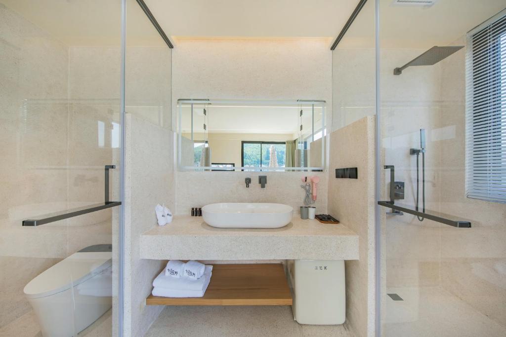 BaishuiwanRomantic July in the Wild Sky Garden Private Bath Starry Sky Swimming Pool Wild Luxury Viewing B&B的相册照片