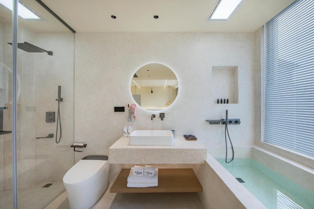 BaishuiwanRomantic July in the Wild Sky Garden Private Bath Starry Sky Swimming Pool Wild Luxury Viewing B&B的相册照片