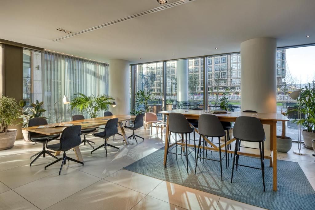 PREMIER SUITES Rotterdam - Resim 23