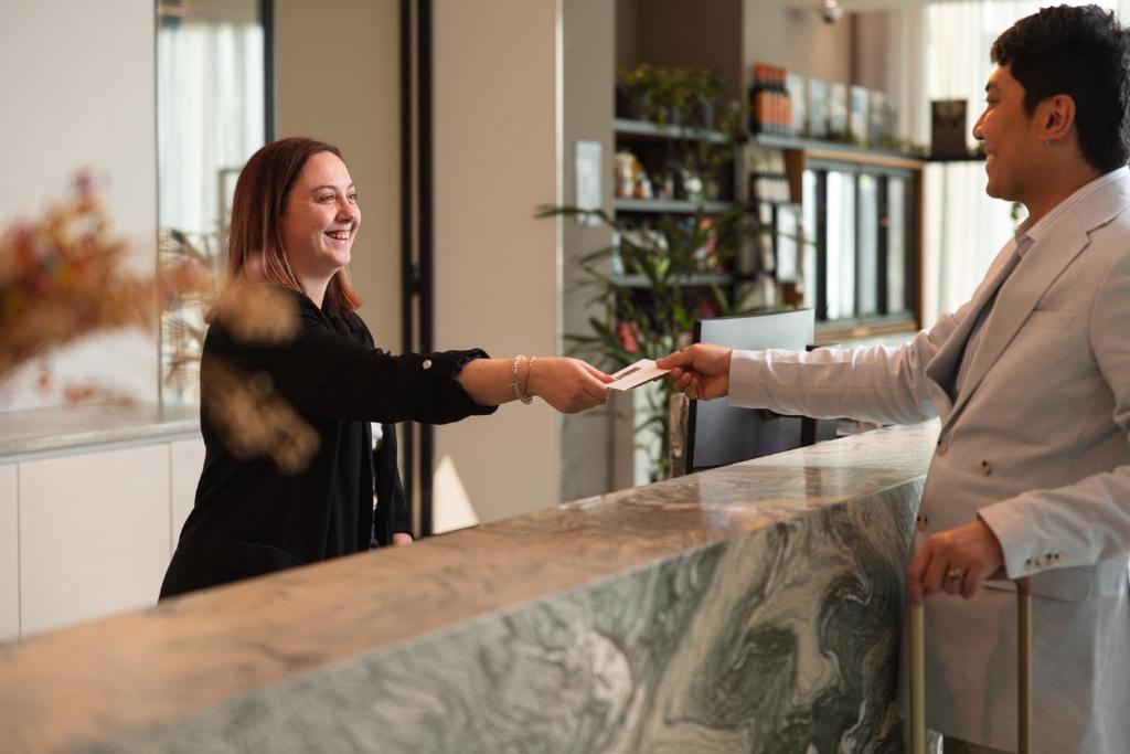 PREMIER SUITES Rotterdam - Resim 22