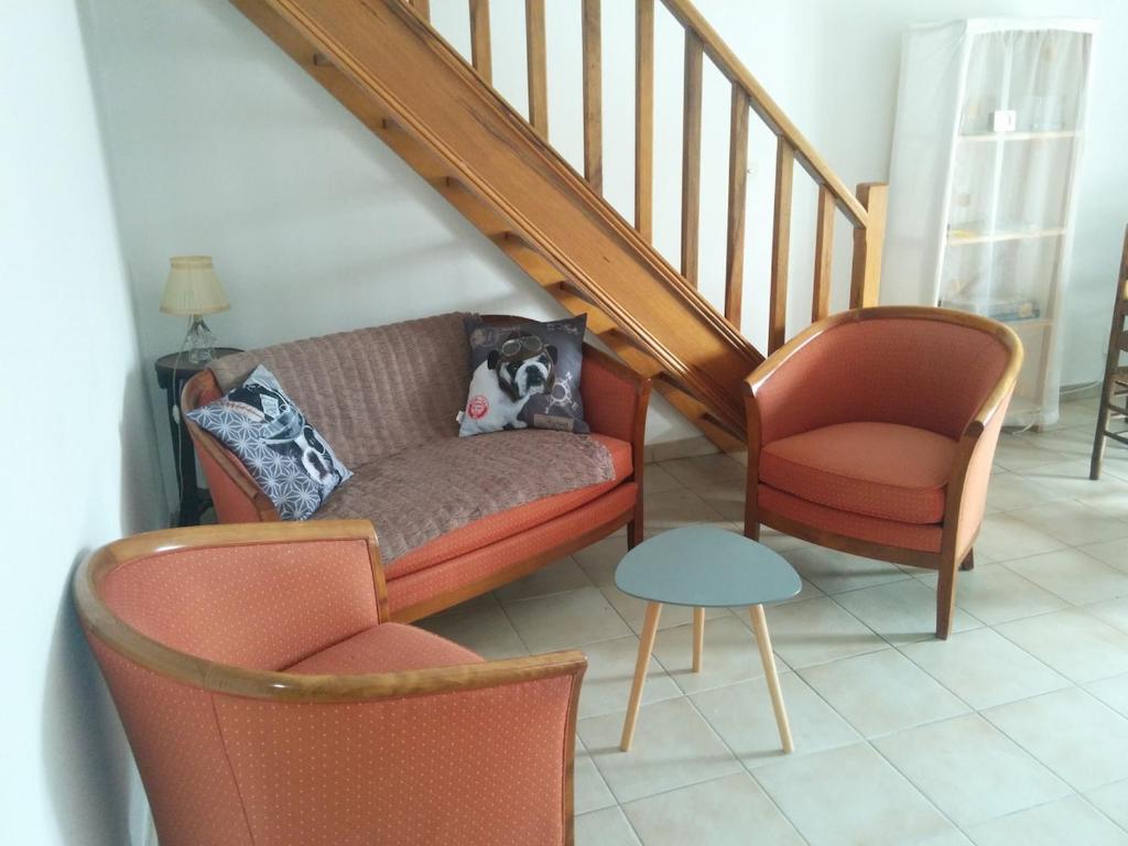 Photo de la galerie de l'établissement Studio centre ville 2e etage SANS ASCENSEUR, à Cavaillon