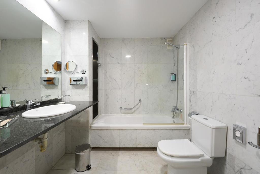 Catalonia Barcelona Beach - Resim 28