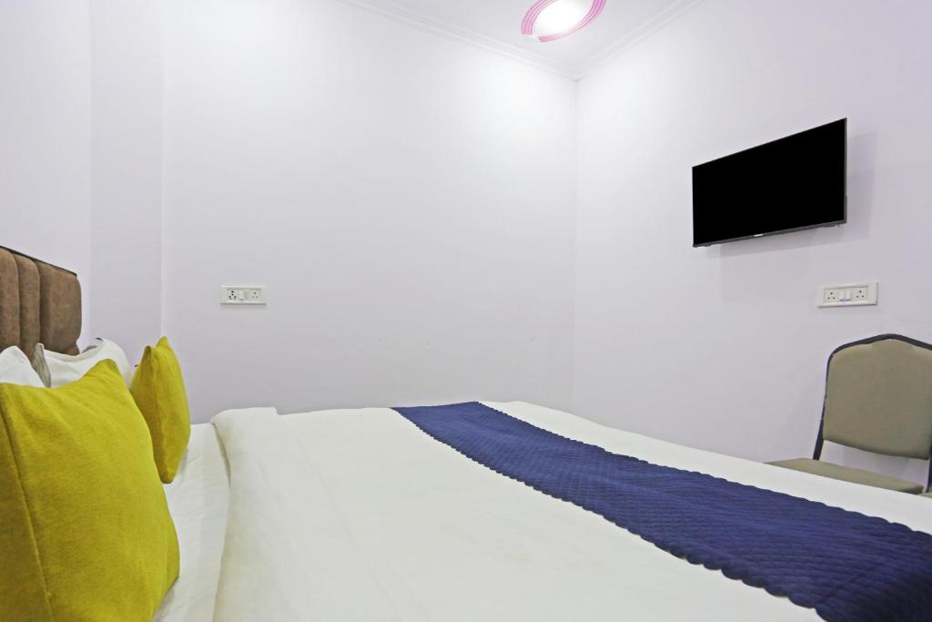 TV a/nebo společenská místnost v ubytování Twamev Residency