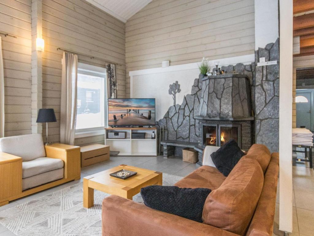 TV a/nebo společenská místnost v ubytování Holiday Home Uulanlinna b- paritalo by Interhome