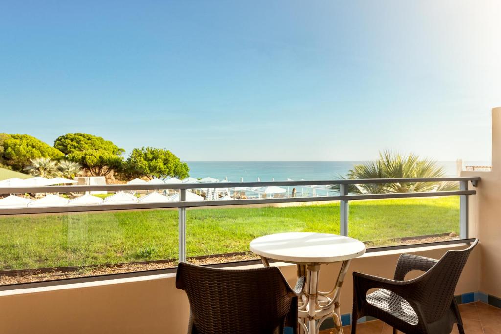 Grande Real Santa Eulalia Resort & Hotel Spa - Resim 35