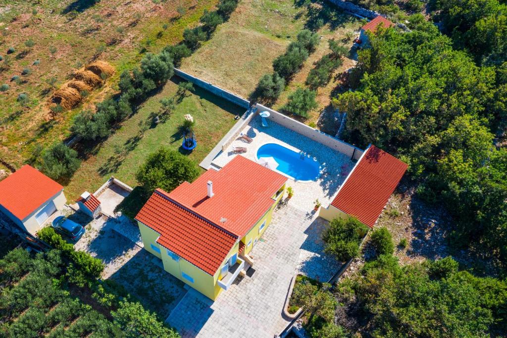 Basen w obiekcie Villa Didov dvor ZadarVillas lub w pobliżu