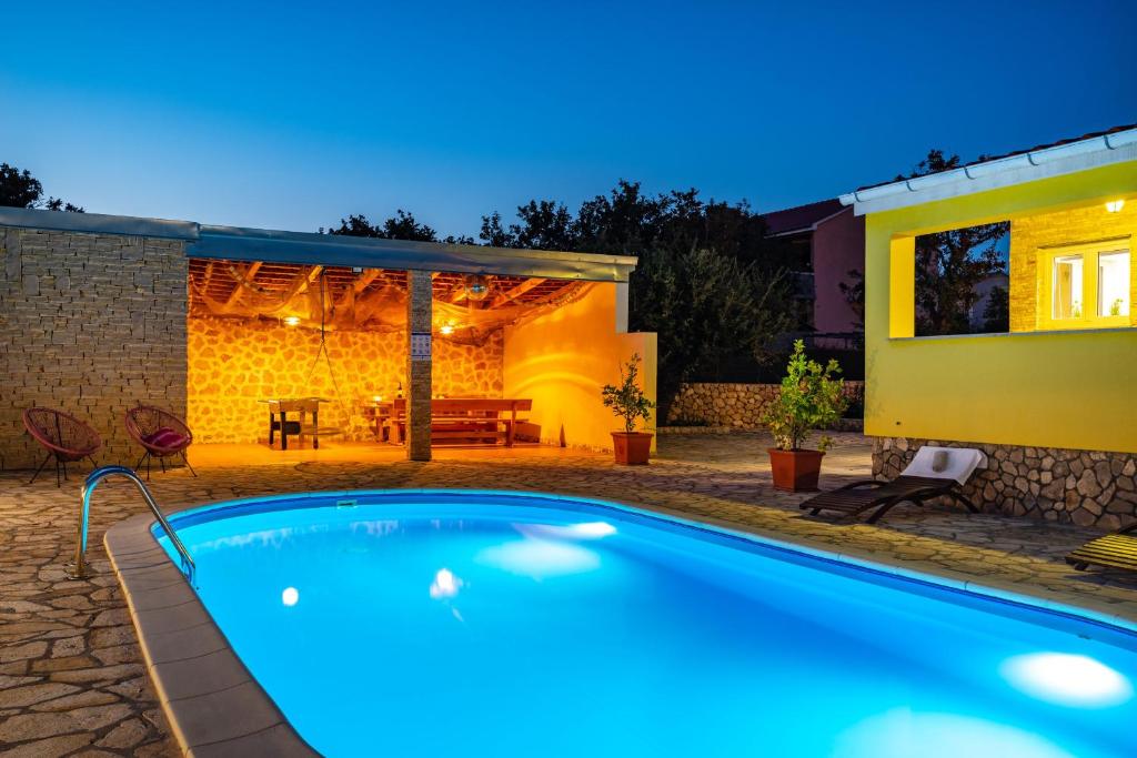 Basen w obiekcie Villa Didov dvor ZadarVillas lub w pobliżu