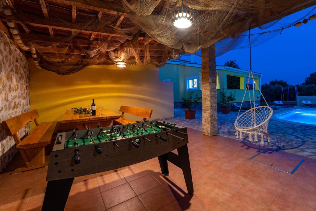 Basen w obiekcie Villa Didov dvor ZadarVillas lub w pobliżu