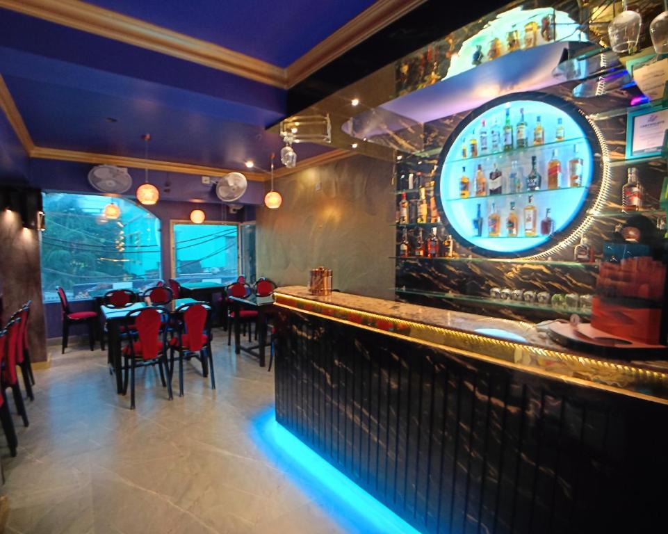 Lounge nebo bar v ubytování Hotel Maniraj Inn