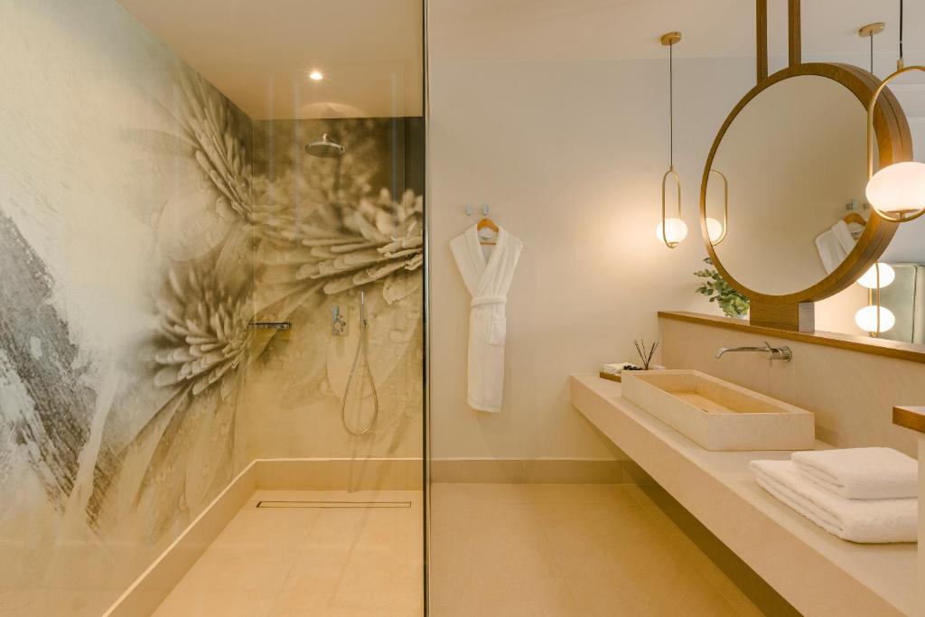 Koupelna v ubytování Thalassa Boutique Hotel - Adults Only