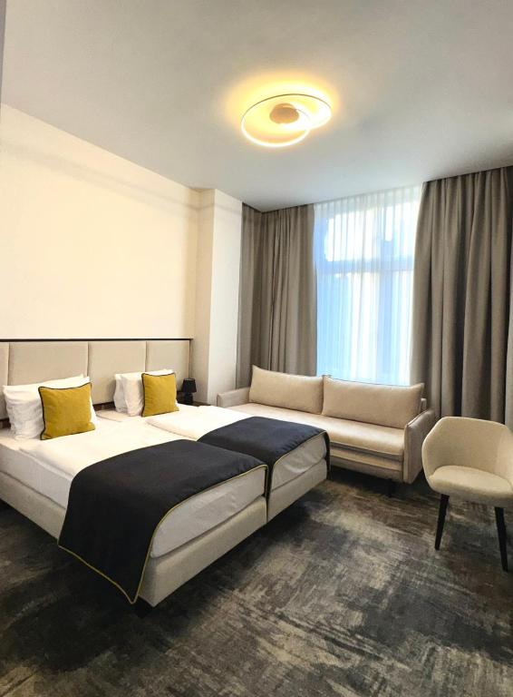 
Deluxe Double Room with Extra Bed
