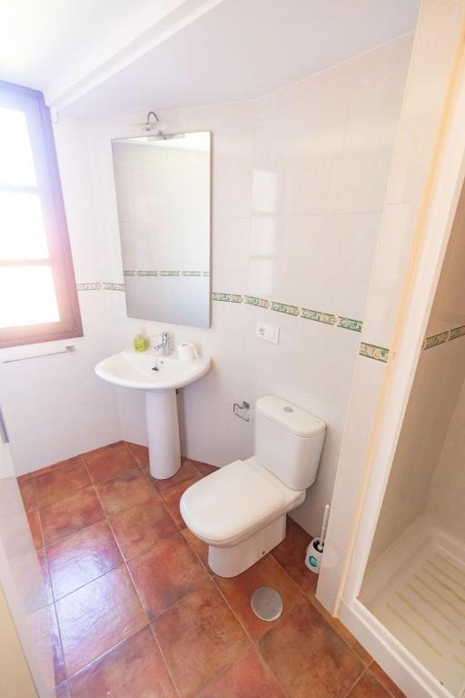 A bathroom at El Peregrino Llanes VUT
