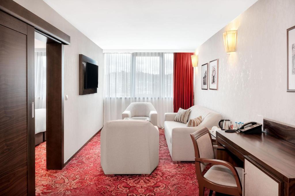Sjónvarps- og/eða afþreyingartæki á Movenpick hotel Sarajevo