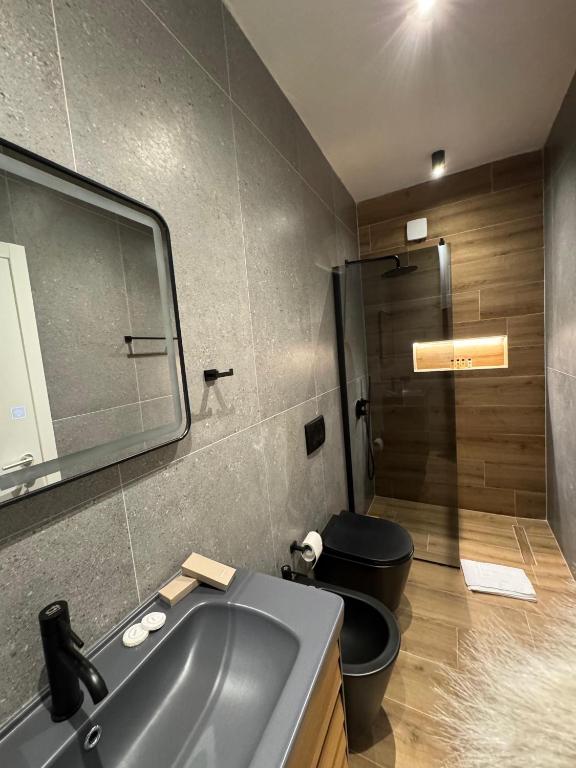 Koupelna v ubytování Alcazar Luxury Suites