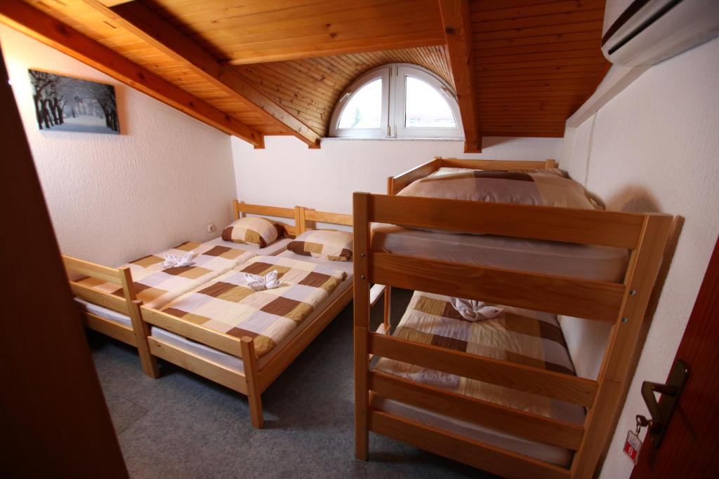 Двуетажно легло или двуетажни легла в стая в Hostel Cuba