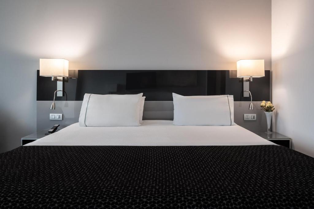 
Double Room with Parking
