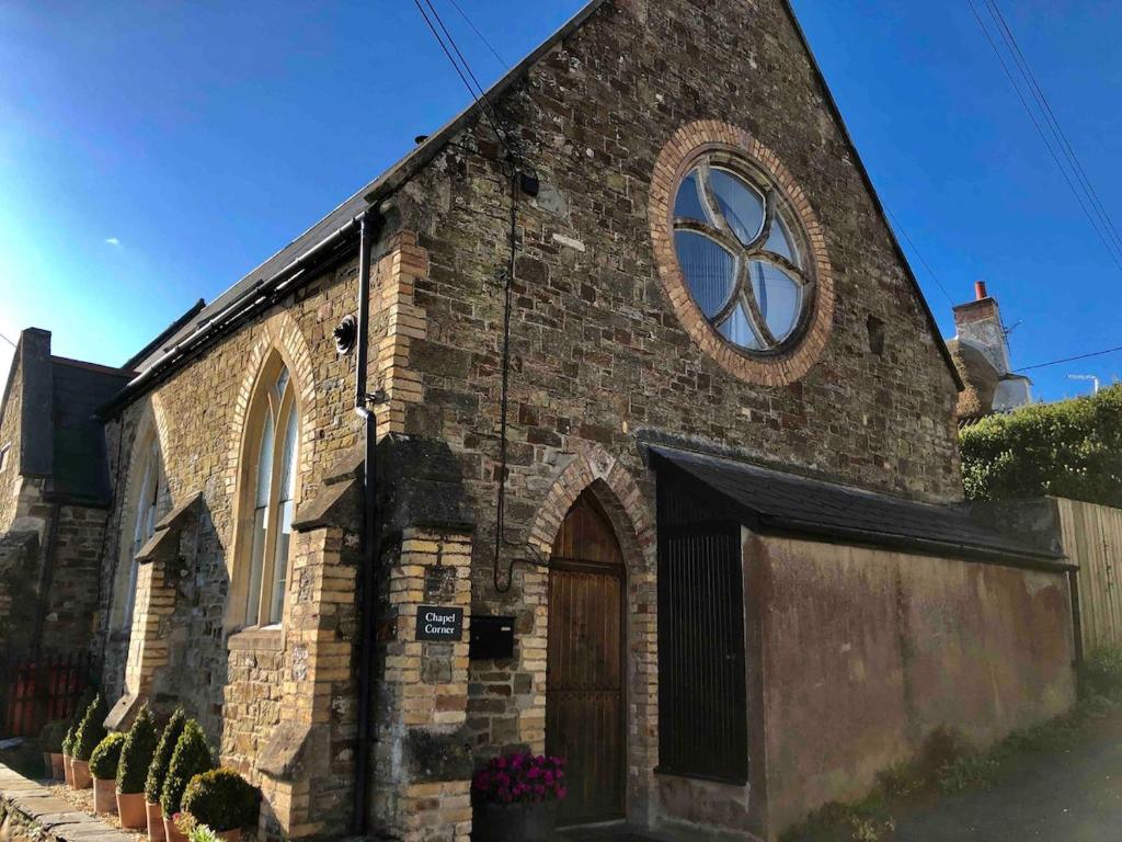 صورة لـ Quirky, comfortable, converted Chapel في Winkleigh