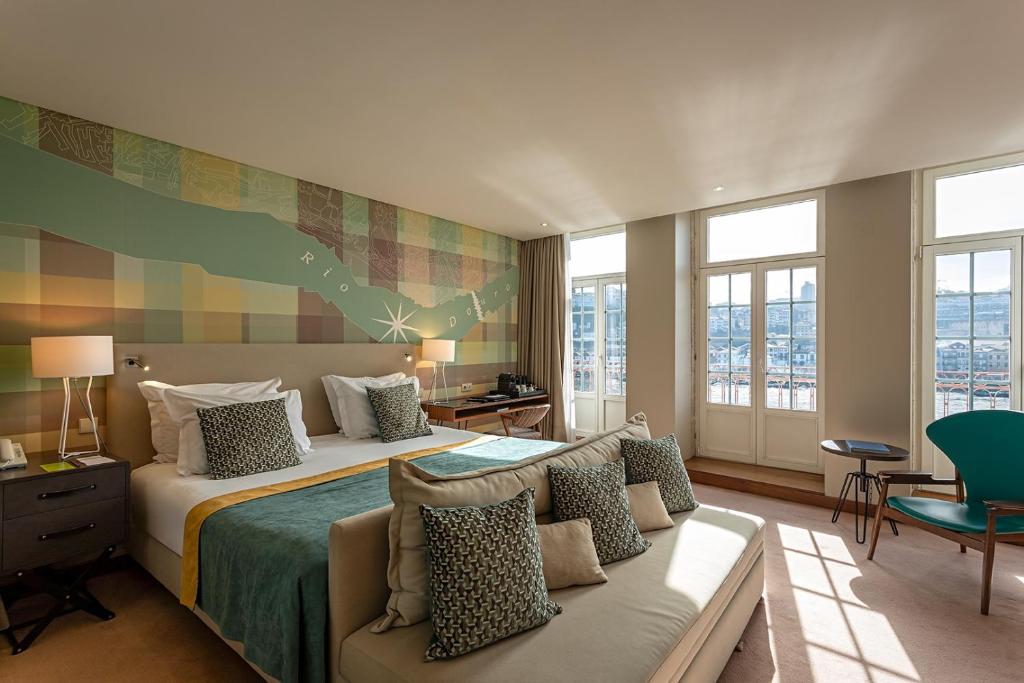 
Double or Twin Vintage Grand with balcony 
