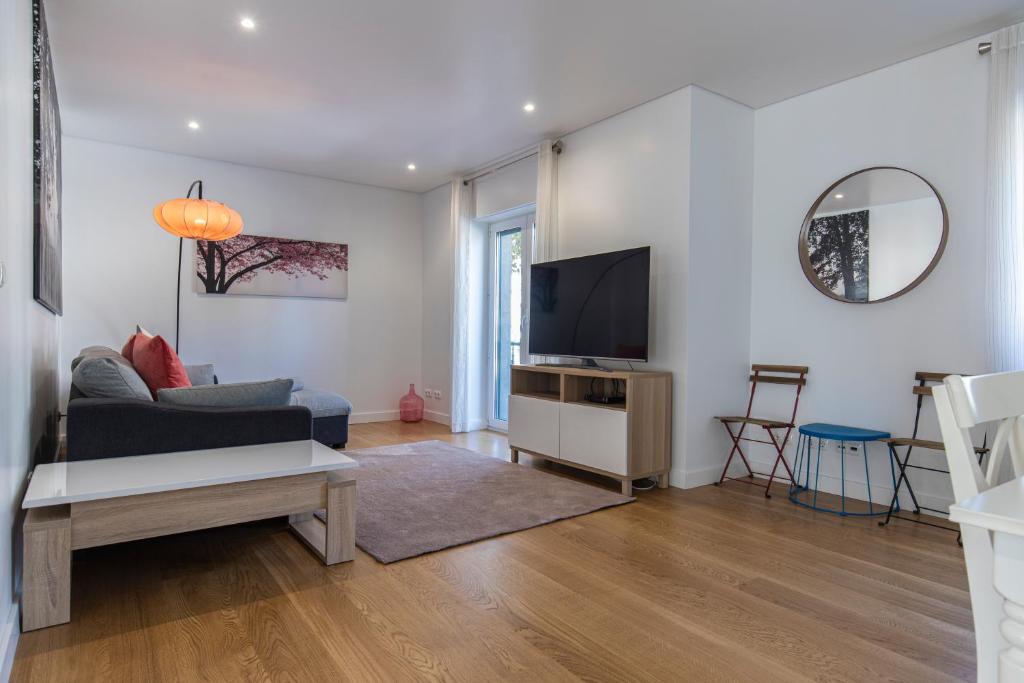 Lovely Two Bedroom Cascais Center
