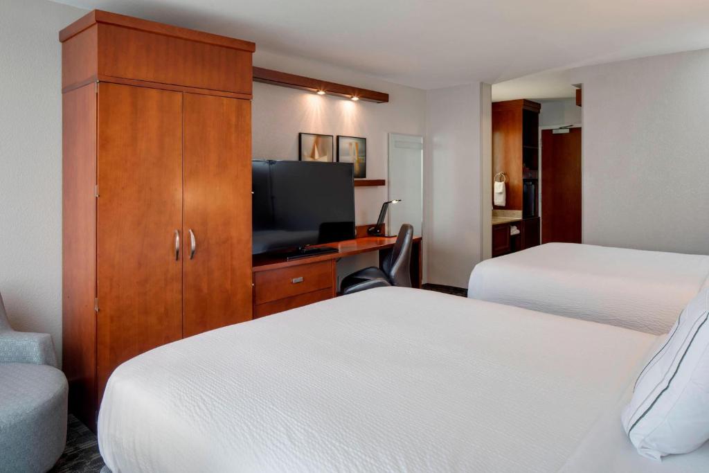 Courtyard by Marriott Boston Logan Airport - Habitación Queen Con Dos Camas Queen