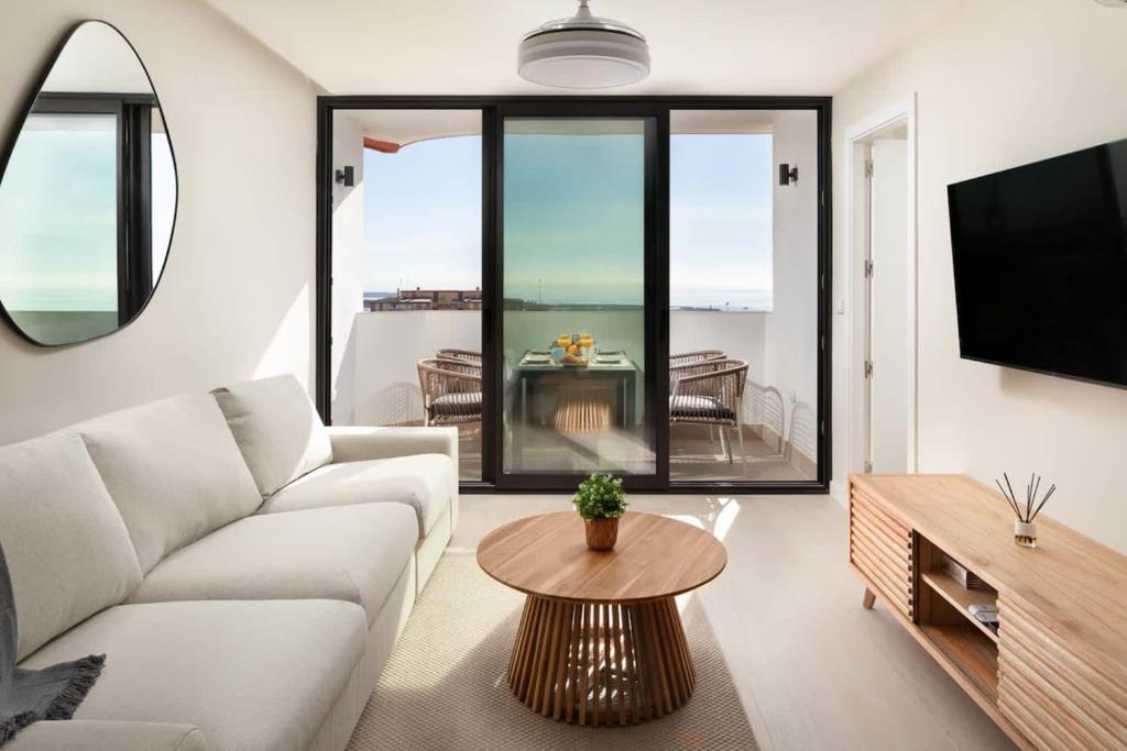 Top Floor Sea View & Terrace in Malaga!