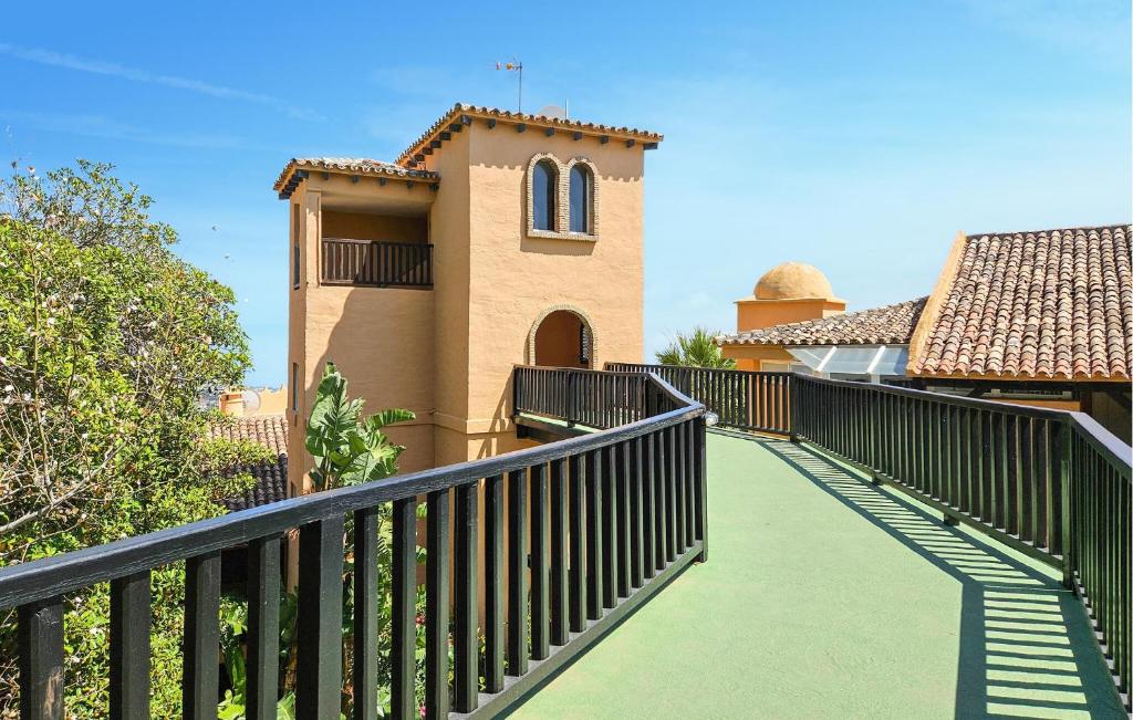 Balkon lub taras w obiekcie Lovely Apartment In Calahonda With Wifi