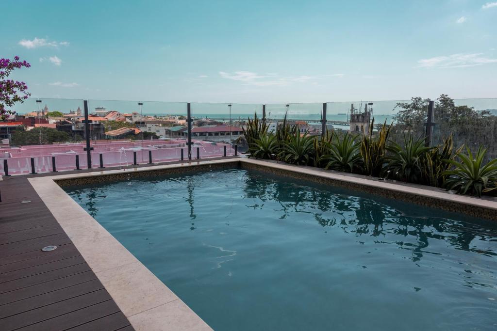 Bazén v ubytování Cozy Apartment Pool Coworking nebo v jeho okolí