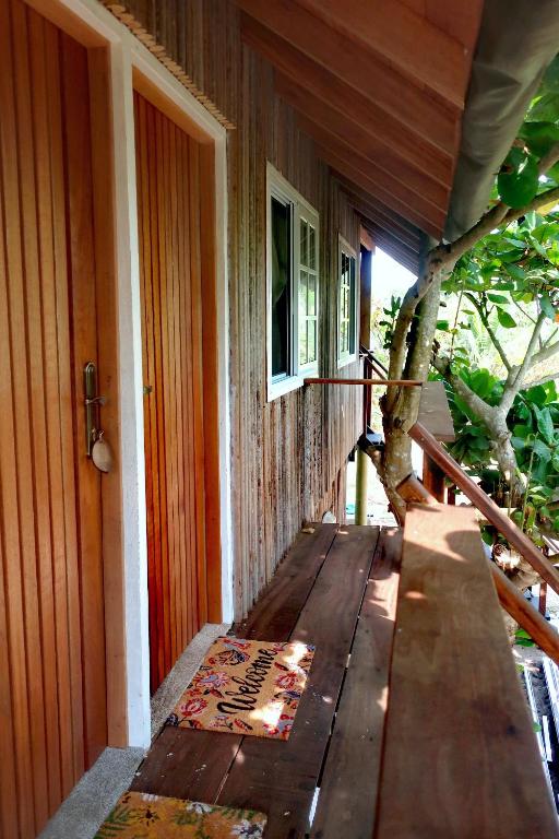 Afro Beach eco Resort Butre - Deluxe Double Or Twin Room