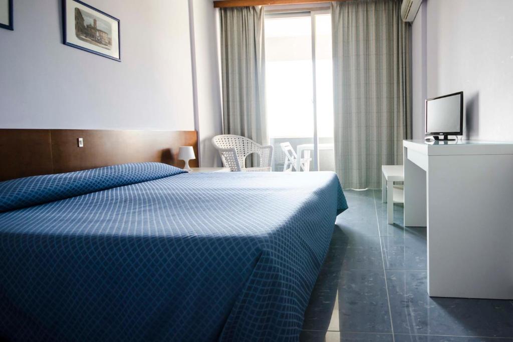 Grand Hotel Helios - Habitación Triple Estándar