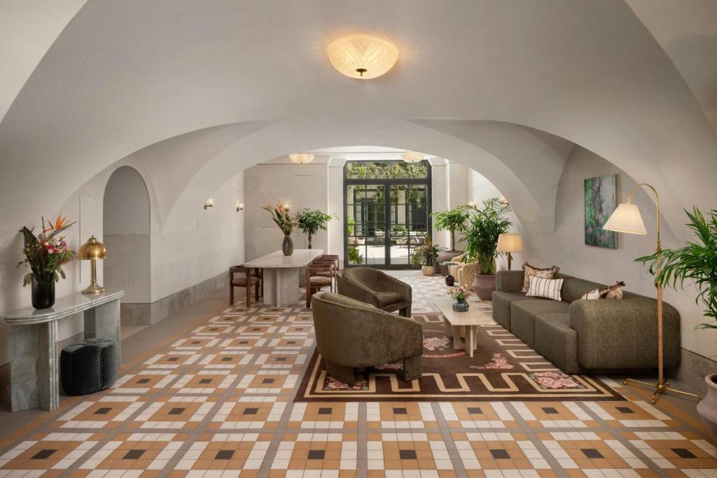 Stradom House, Autograph Collection - Resim 41