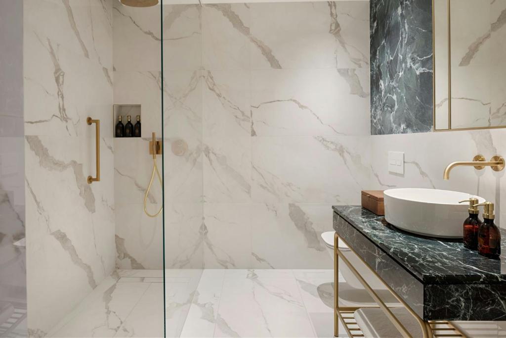 Stradom House, Autograph Collection - 8