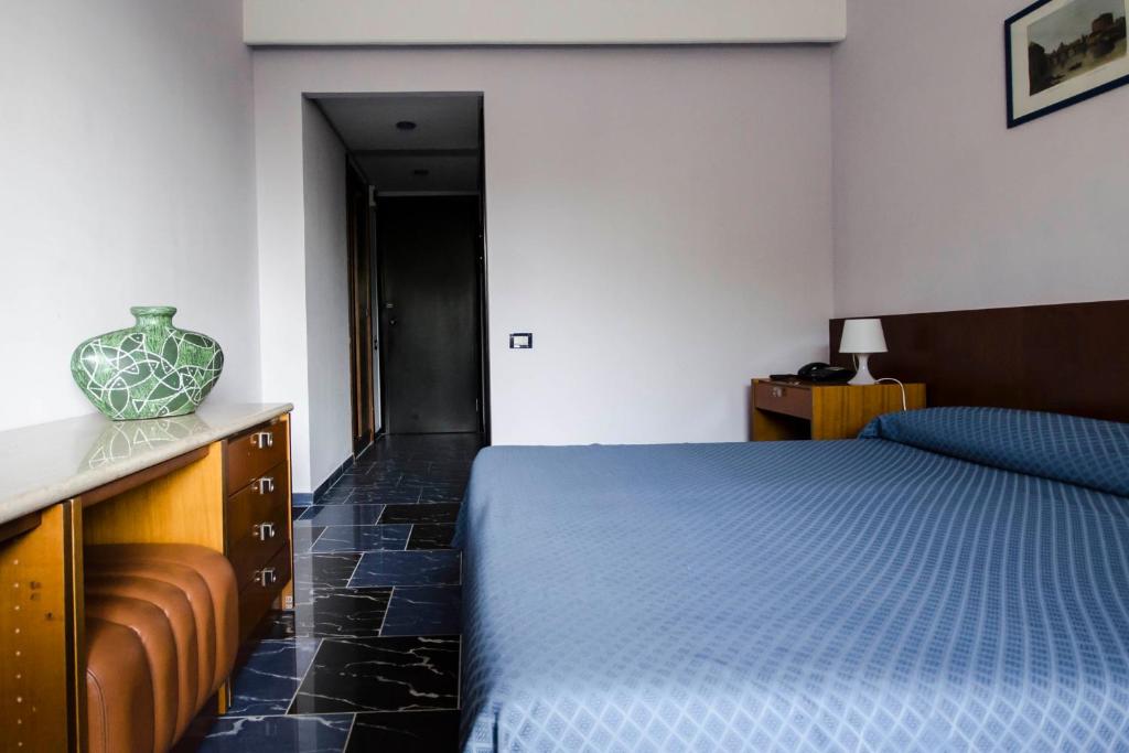 Grand Hotel Helios - Habitación Triple Económica