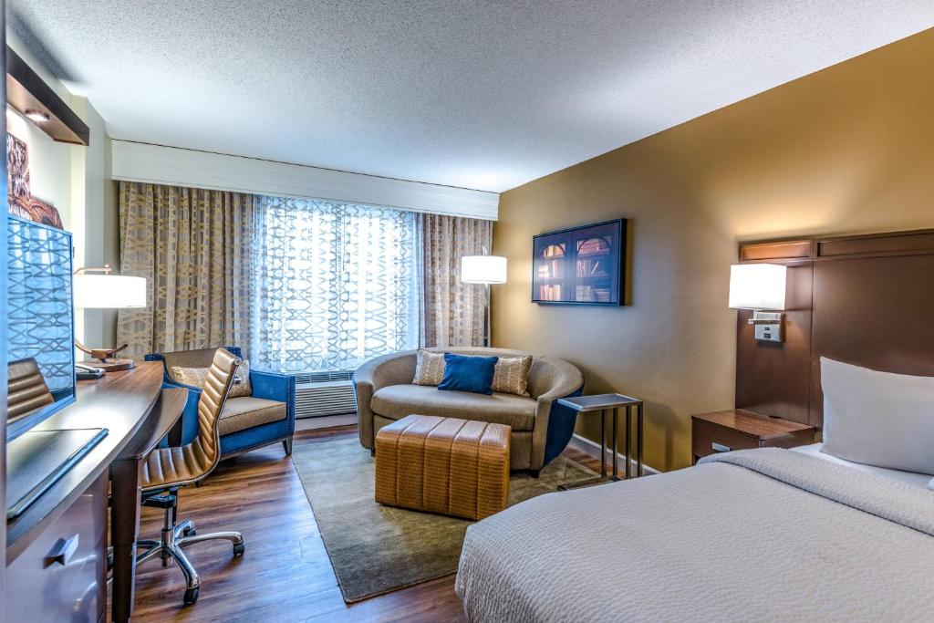 Courtyard by Marriott Charleston Historic District - 