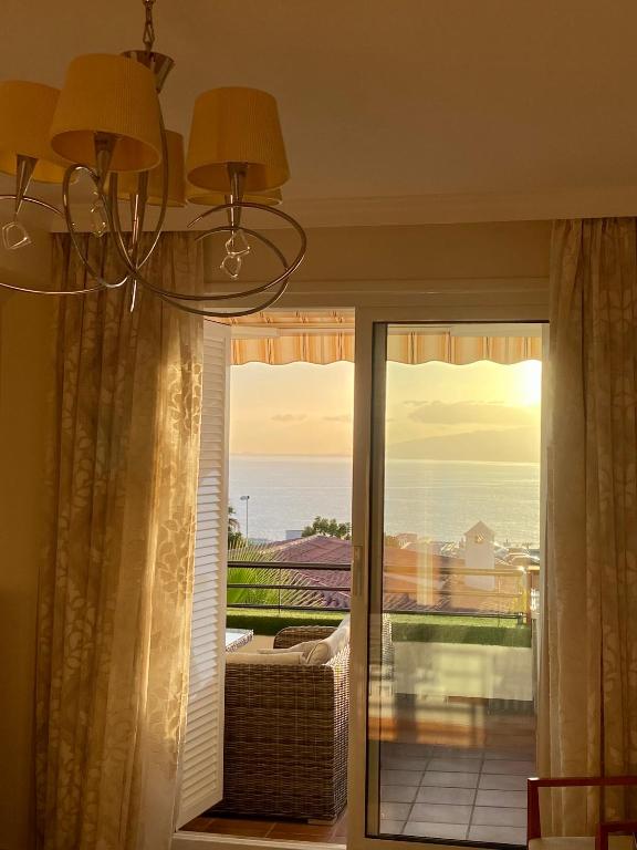 Fotografia z galérie ubytovania Apartment with spectacular view in Puerto Santiago v destinácii Puerto de Santiago