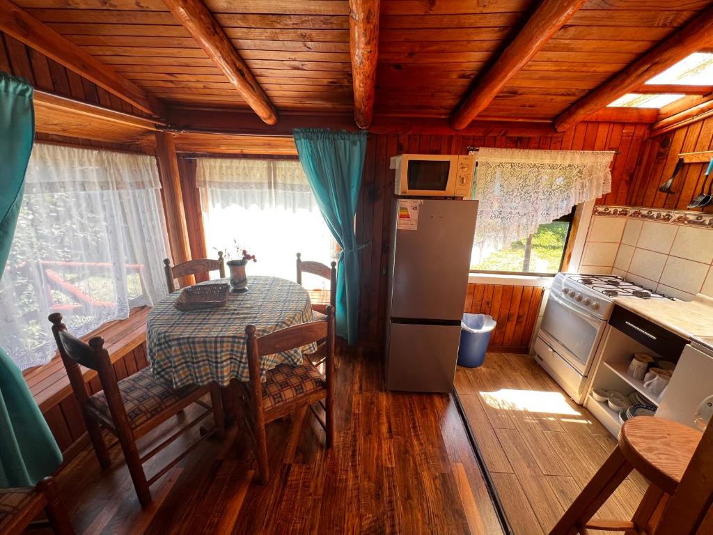 Cabañas y Hostal Isla Mágica