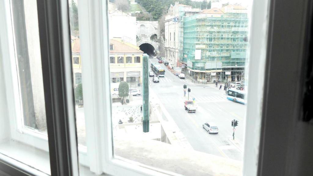 Zdjęcie z galerii obiektu B&B Piazza Goldoni w Trieście