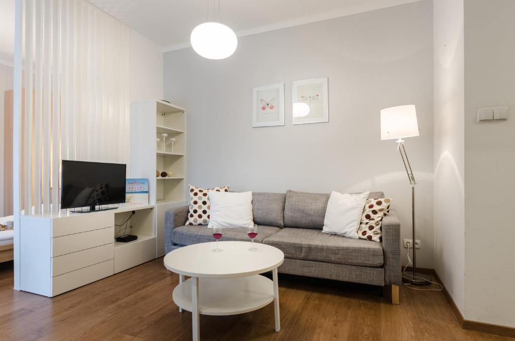 Dom & House - Old Town Tandeta - Studio Apartment With Balcony (4 Adults)